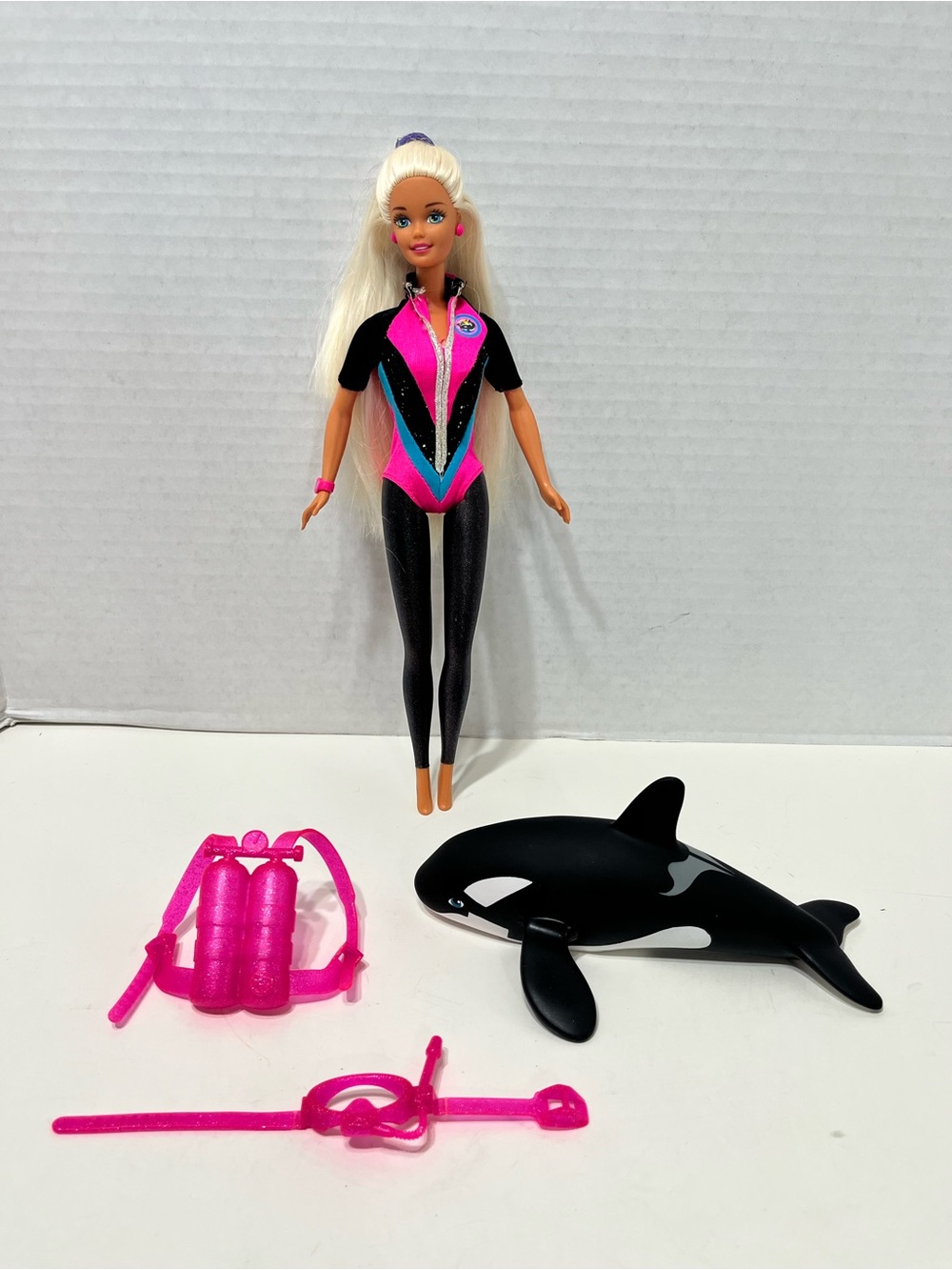 OCEAN FRIENDS BARBIE doll with Keiko orca killer whale vintage
